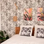 Jungle Avec Jacuzzi Privé - Spacieux - 2 Personnes