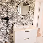Jungle Avec Jacuzzi Privé - Spacieux - 2 Personnes Hébergement de vacances Saint-Yzan-de-Soudiac
