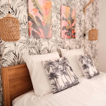 Holiday home Jungle Avec Jacuzzi Prive, Retro-projecteur, Jardin & Terrain De Petanque