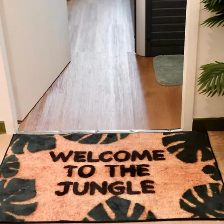 Hébergement de vacances Jungle Avec Jacuzzi Privé - Spacieux - 2 Personnes Saint-Yzan-de-Soudiac