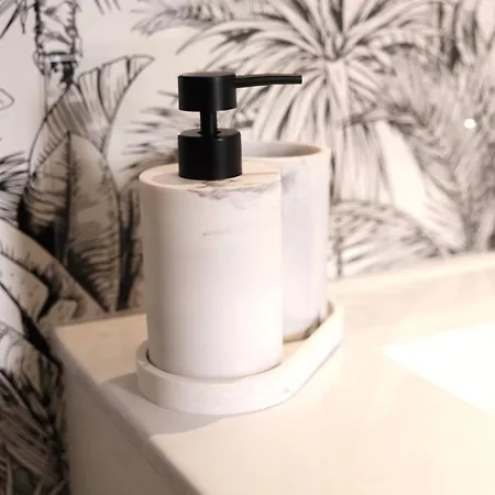 Holiday home Jungle Avec Jacuzzi Prive, Retro-projecteur, Jardin & Terrain De Petanque *