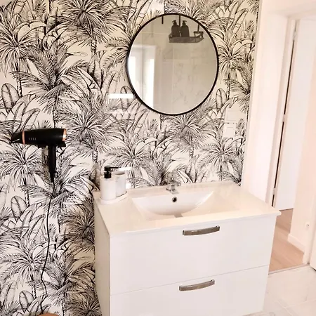 Jungle Avec Jacuzzi Prive, Retro-projecteur, Jardin & Terrain De Petanque Holiday home Saint-Yzan-de-Soudiac