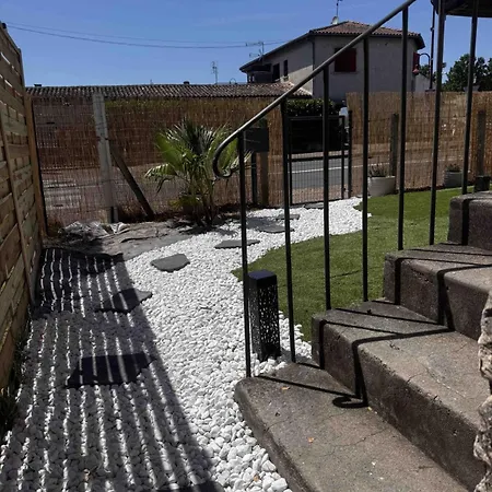 Jungle Avec Jacuzzi Prive, Retro-projecteur, Jardin & Terrain De Petanque Holiday home Saint-Yzan-de-Soudiac