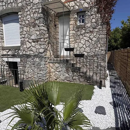Jungle Avec Jacuzzi Prive, Retro-projecteur, Jardin & Terrain De Petanque